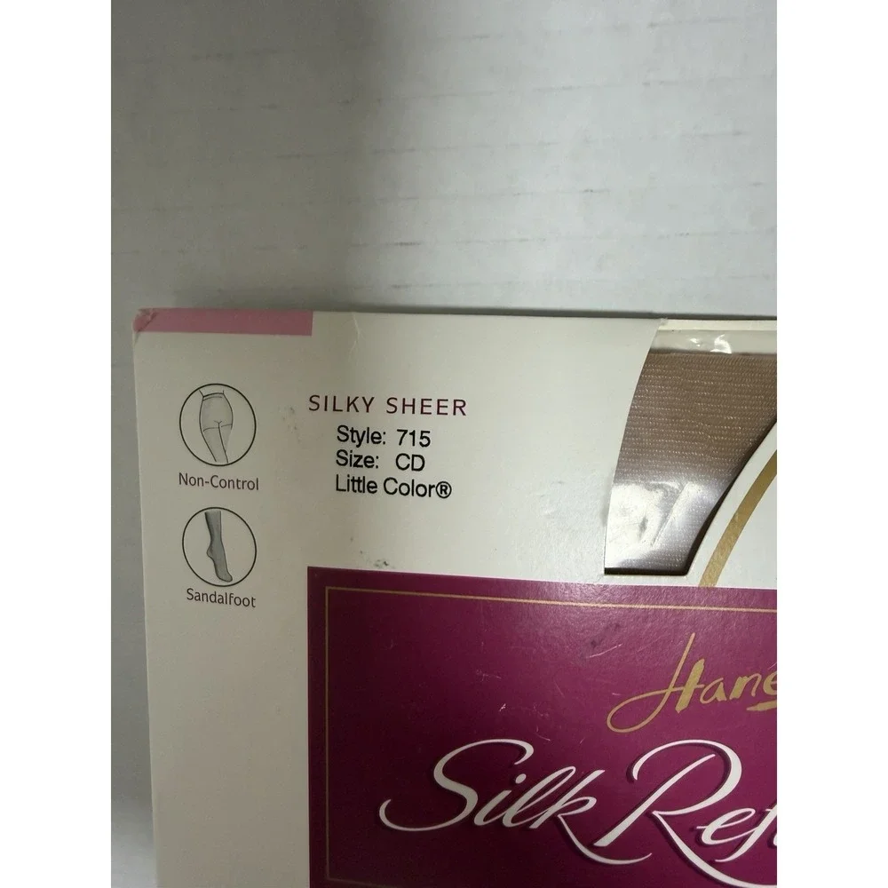Hanes‎ Silk Reflections Silky Sheer Pantyhose Style 715 Little Color CD Nude
